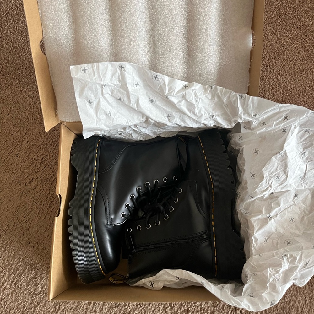 Dr. Marten Jadon Smooth Leather Platform Boot